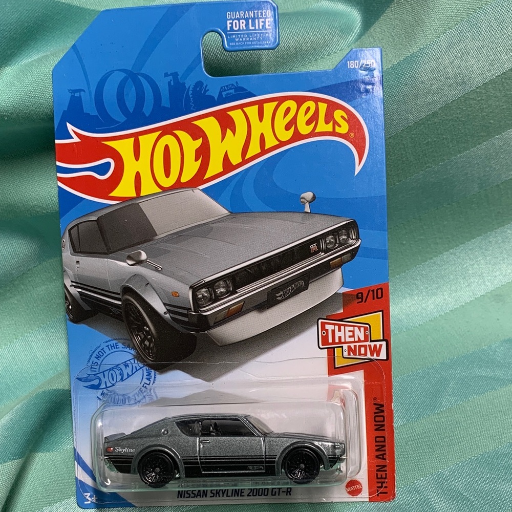 Nissan Skyline 2000 GT-R Then and Now Hot Wheels - Picture 2 of 8
